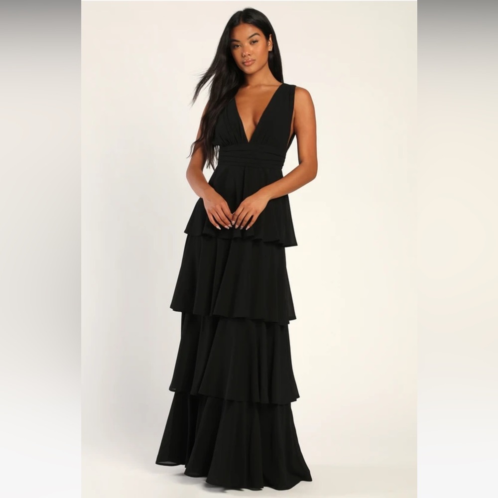 NWT, Lulu’s Amazing Evening Black Tiered Maxi Dress! Size L.